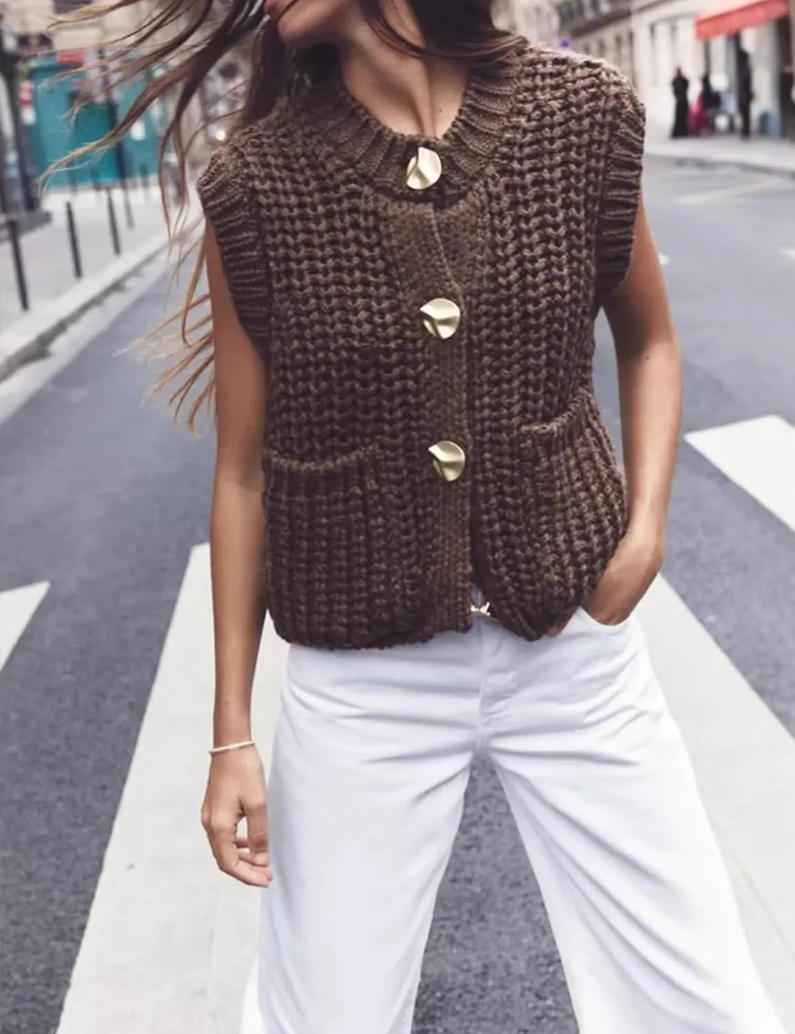Flygo Womens Sleeveless Crop Chunky Knit Cardigan Trendy Button Down Cropped Knitted Sweater Vest Tops with Pockets